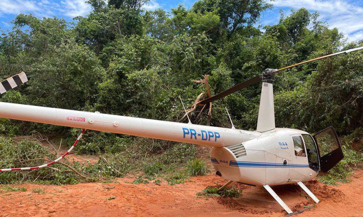 Presidente Prudente/SP - A Polícia Federal apreendeu na quinta (2/12) um helicóptero, transportando aproximadamente 200 quilos de cocaína (Foto: Polícia Federal)