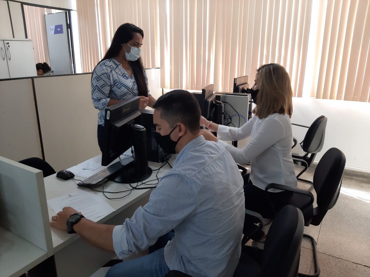 Novos servidores aprovados em Concurso Público para Guarda Prisional assinam termo de posse (Foto: Sead/SE)