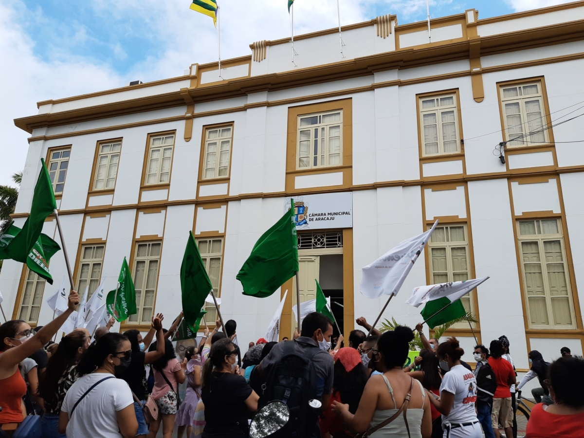 Sindipema realiza grande ato público para cobrar rateio da sobra do Fundeb (Foto: Sindipema Aracaju)