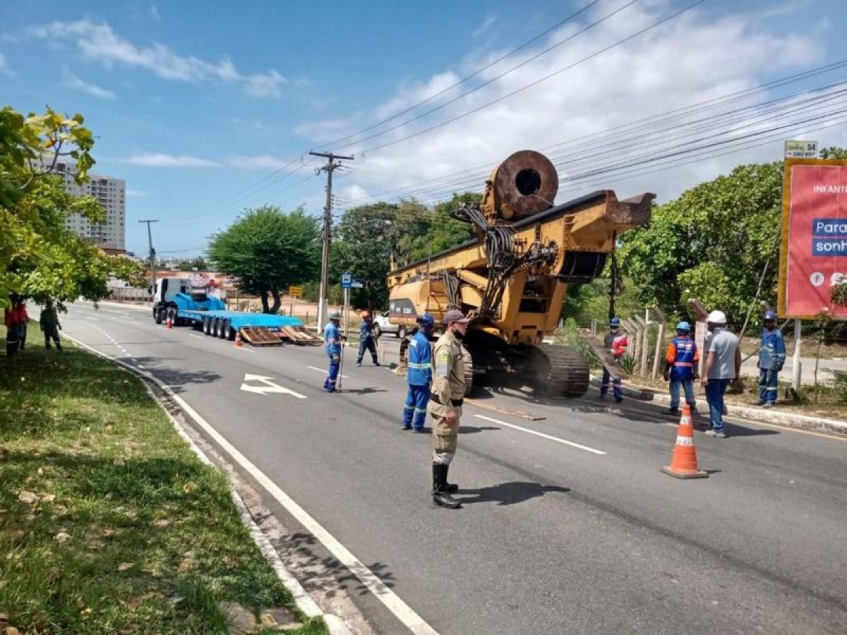 Trânsito na ponte sobre o Poxim ficará em meia pista nesta sexta, 7/1, para execução de obra (Foto: SMTT Aracaju)