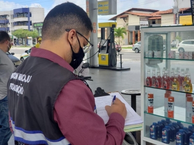 Procon Aracaju divulga nova pesquisa comparativa de preço de combustíveis (Foto: Ascom/ Semdec Aracaju)