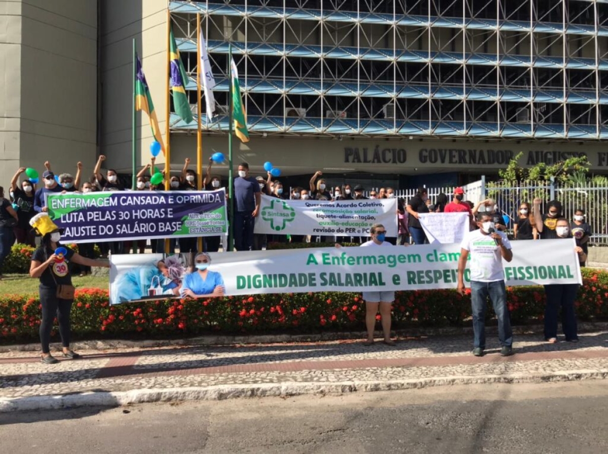 Servidores da SES e FHS param atividades e fazem ato de protesto (Foto: Sintasa/SE)