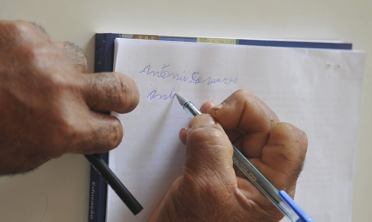 Decreto reformula o Programa Brasil Alfabetizado (Foto: Marcello Casal Jr./ Arquivo Agência Brasil)