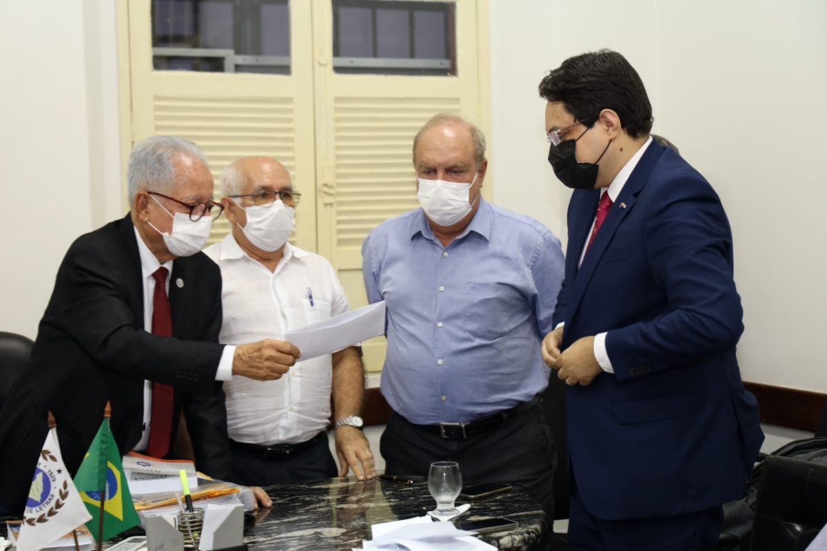 Igor Albuquerque é eleito imortal na Academia Sergipana de Letras (Foto: Alese)