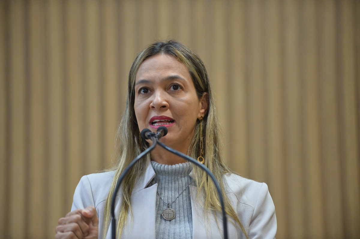 "Estão brincando com a saúde", afirma Sheyla Galba sobre biópsias no Centro de Especialidades Odontológicas (Foto: César de Oliveira)