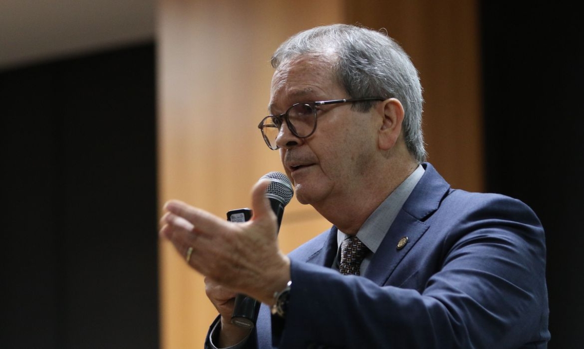 O secretário de Educação Básica do MEC, Mauro Rabelo, detalha o relatório final do Grupo de Trabalho da reestruturação do Enem (Foto: Fabio Rodrigues-Pozzebom/ Agência Brasil)