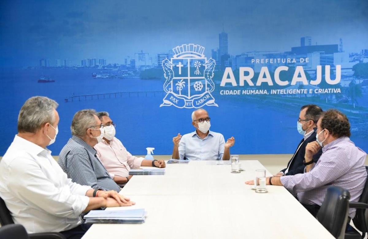 Prefeito recebe missão do BRICS, para discutir financiamento de R$ 500 milhões para Aracaju (Foto: Ana Lícia Menezes/ PMA)
