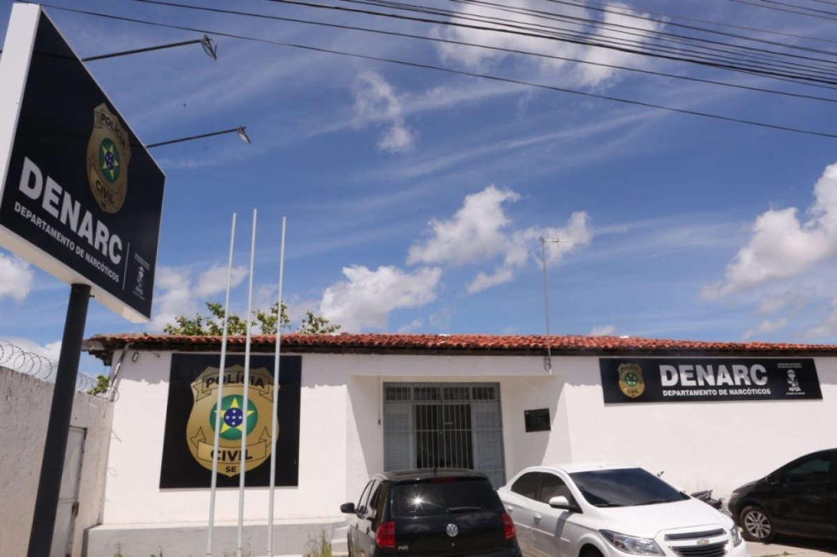 Denarc fecha ponto de venda de drogas em Aracaju (Foto: SSP/SE)