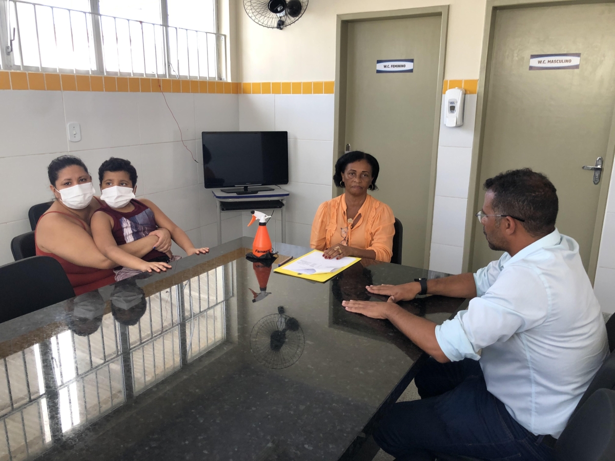 Sargento Byron vai em busca de respostas sobre falta de professor de apoio para PCDs - Foto: Assessoria Sargento Byron