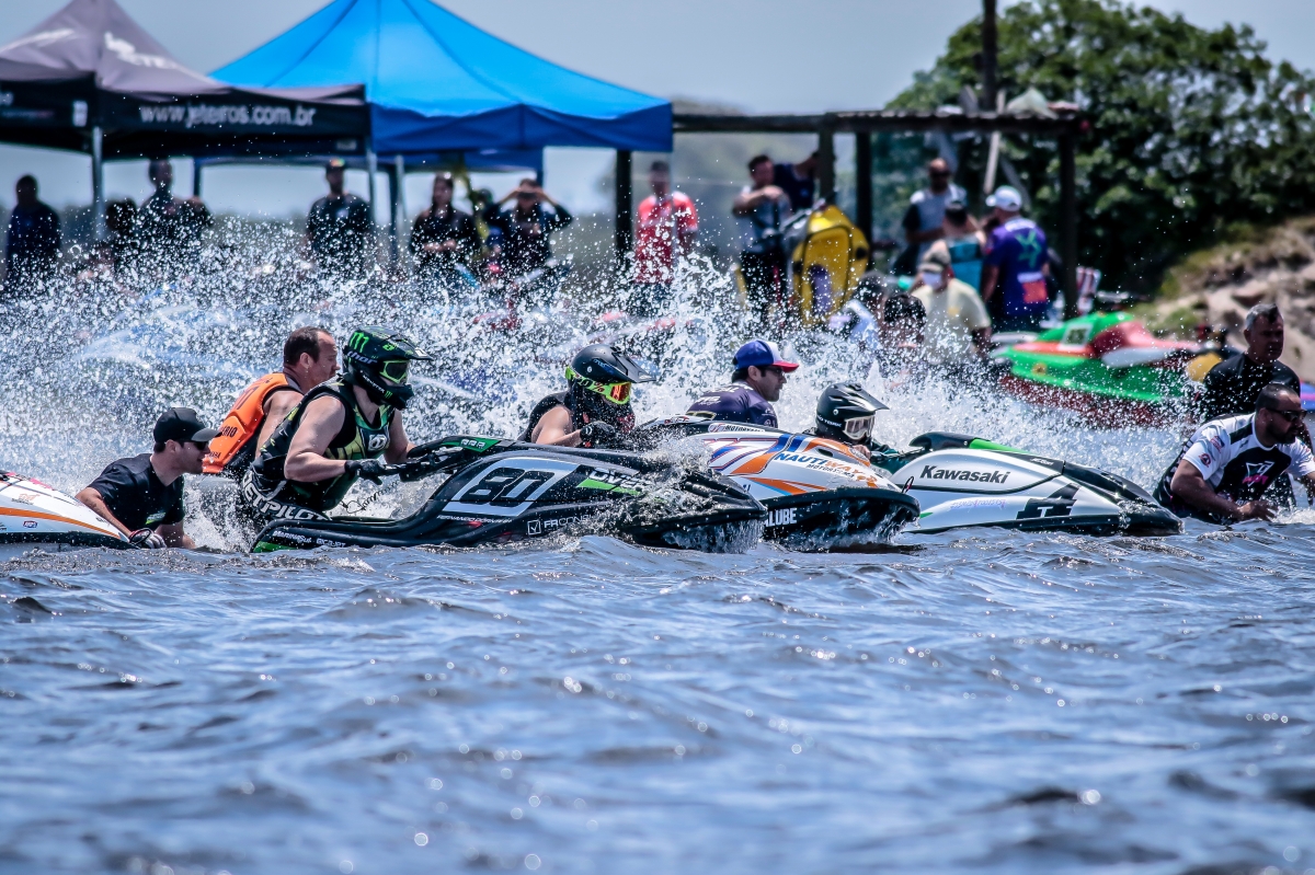 As disputas da primeira etapa do 33º Campeonato Brasileiro de Jet Ski será realizada de 1º a 3 de julho, em Caraguatatuba (SP) - Foto: Ricardo Fuchs