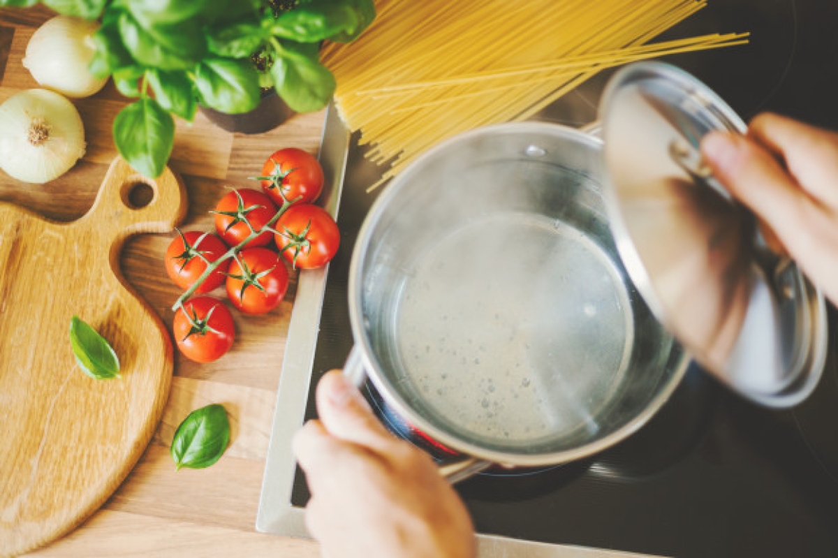 Nutricionista alerta: tempo de cozimento dos alimentos altera nutrientes e amplia contaminação - Foto: Asscom Unit