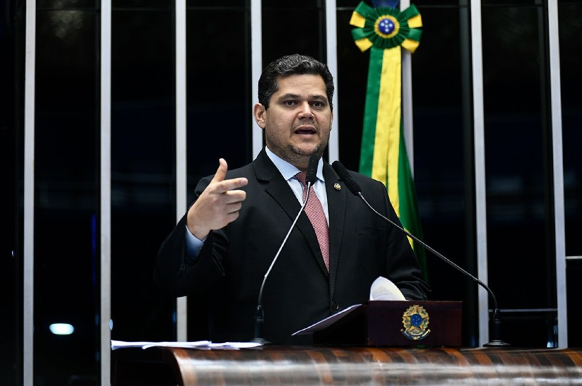 Davi Alcolumbre (União-AP) foi o relator da medida provisória; aprovada com mudanças, matéria segue para sanção - Foto: Geraldo Magela | Agência Senado