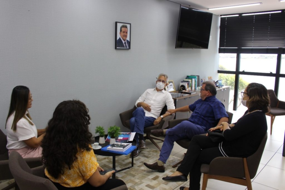 Marcos Andrade, presidente do Sistema Fecomércio/Sesc/Senac, discute sobre ações de Sesc e Senac em São Cristóvão, com o prefeito Marcos Santana - Foto: Marcio Rocha | Fecomércio SE