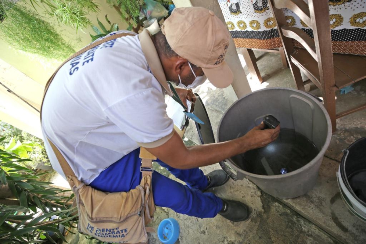 Prefeitura de Aracaju orienta população sobre cuidados no combate ao Aedes aegypti - Foto: Marcelle Cristinne | Prefeitura de Aracaju