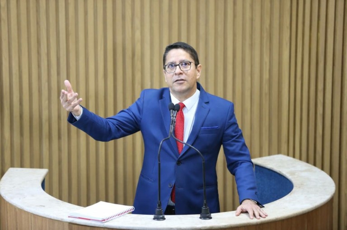 Ricardo Marques quer informações sobre pontilhão que custou R$ 174 mil - Foto: Assessoria Ricardo Marques