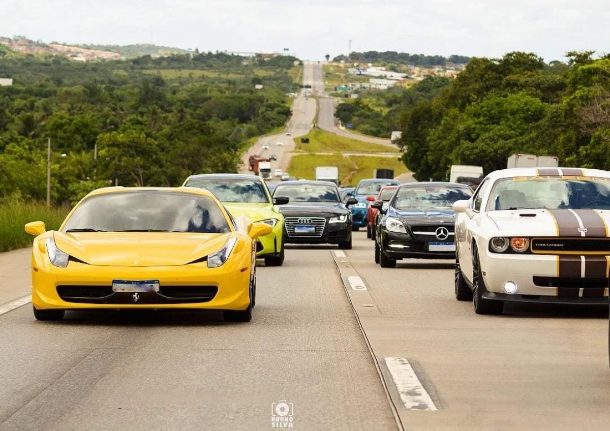 Exposição de carros esportivos de luxo movimenta a capital neste fim de semana - Foto: Bruno Silva