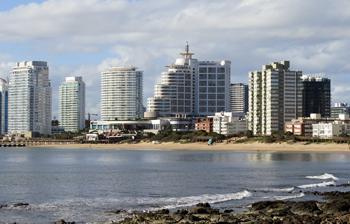 Punta del Este marca o encontro do oceano Atlântico e o Rio da Prata - Foto: Existe Um Lugar no Mundo