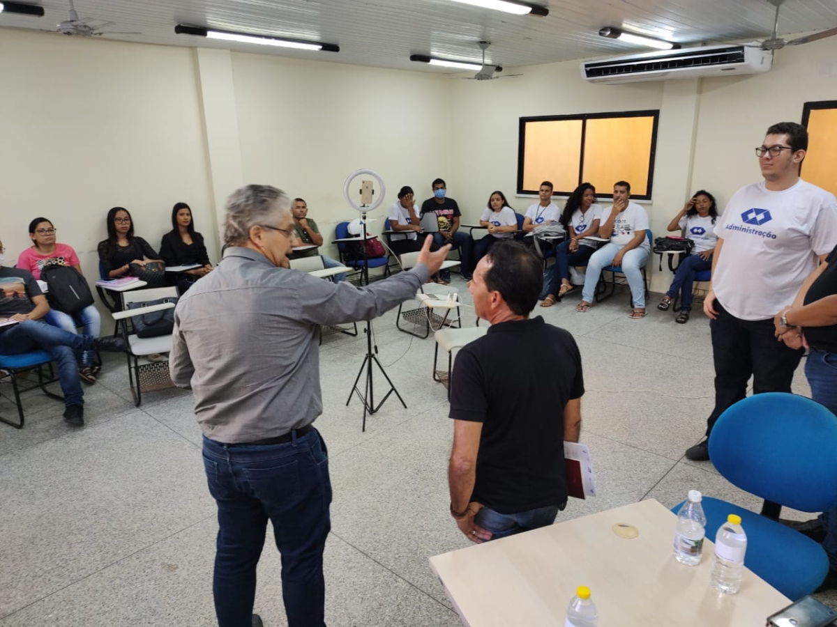 Alunos do curso técnico em administração do Senac/SE criam o podcast "Expresso empreender" - Foto: Senac/SE