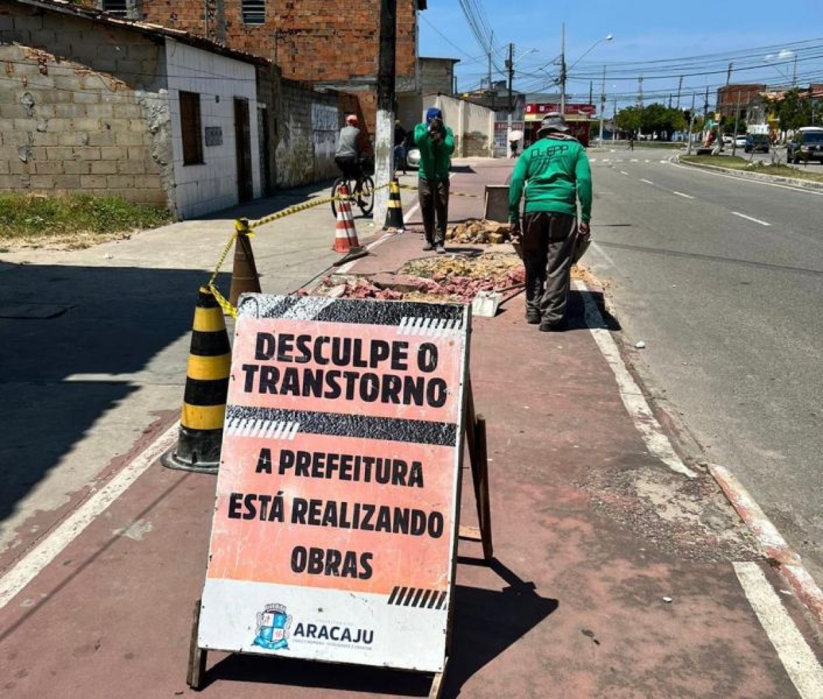 Prefeitura de Aracaju realiza manutenção da ciclovia da avenida Tancredo Campos - Foto: SMTT Aracaju