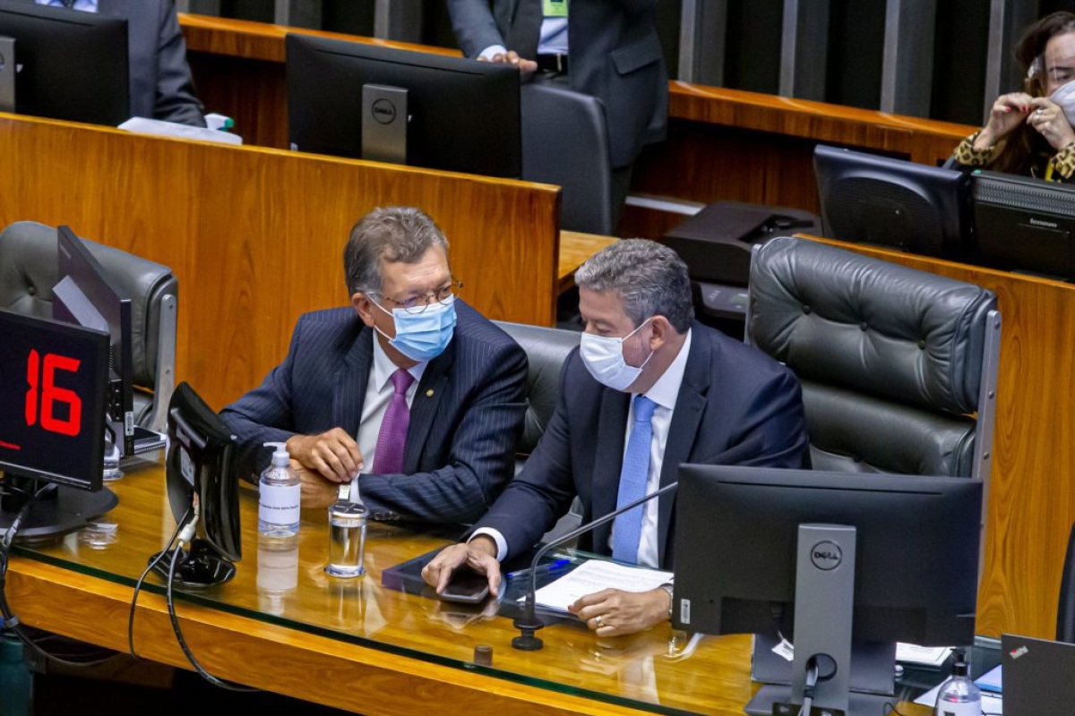 Laércio Oliveira comemora a regulamentação do condutor de ambulância - Foto: Site Laércio Oliveira