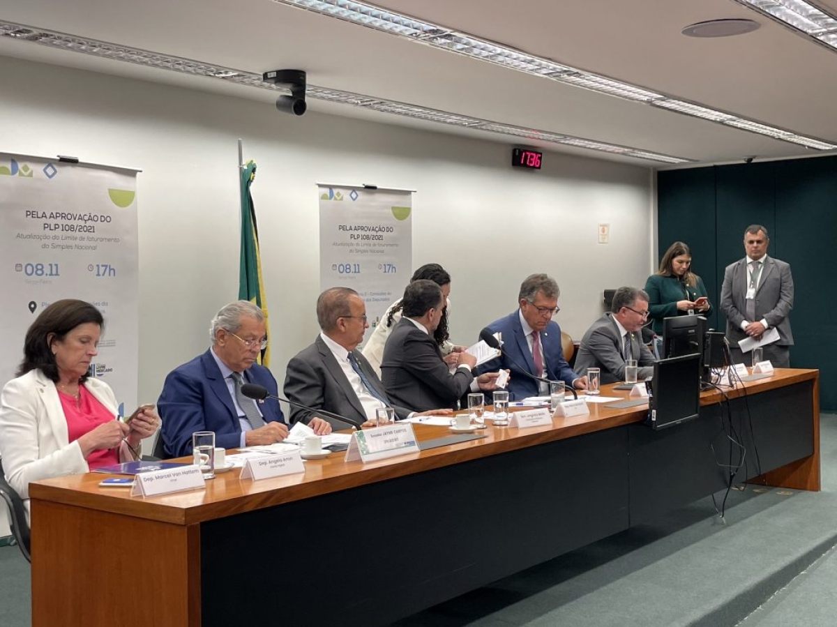 Laercio Oliveira trabalhou para acelerar o projeto que aumenta o limite do MEI e das microempresas - Foto: Site Laércio Oliveira