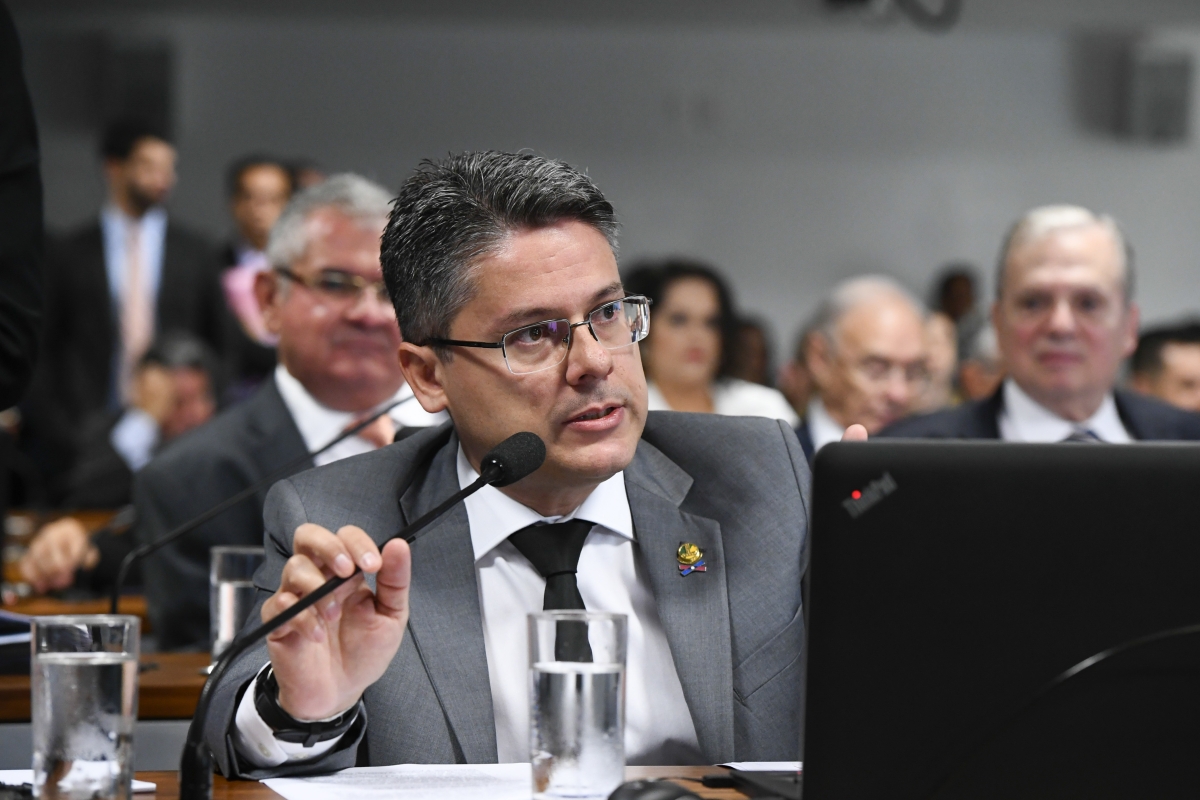 Senador Alessandro Vieira apresenta proposta alternativa à PEC da Transição com limite de R$ 70 bi para gasto fora do teto - Foto: Marcos Oliveira | Agência Senado