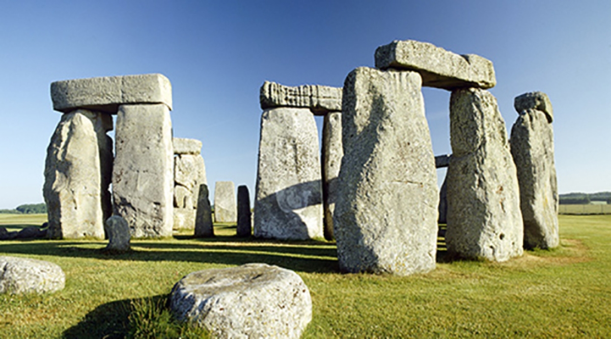 Stonehenge: um círculo de pedras - incompleto - na Inglaterra - Foto: Existe Um Lugar no Mundo