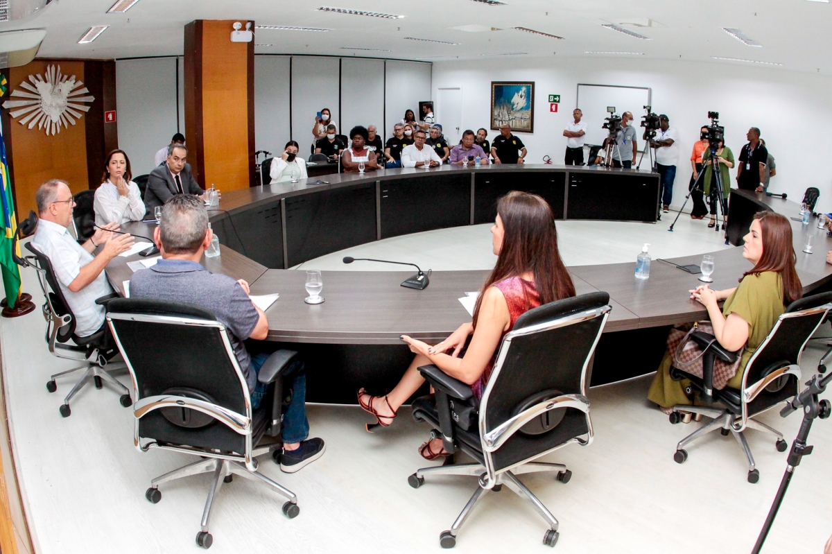 Belivaldo sanciona lei que amplia cartão CMais para mulheres vítimas de violência doméstica - Foto: Mario Sousa | Supec/SE