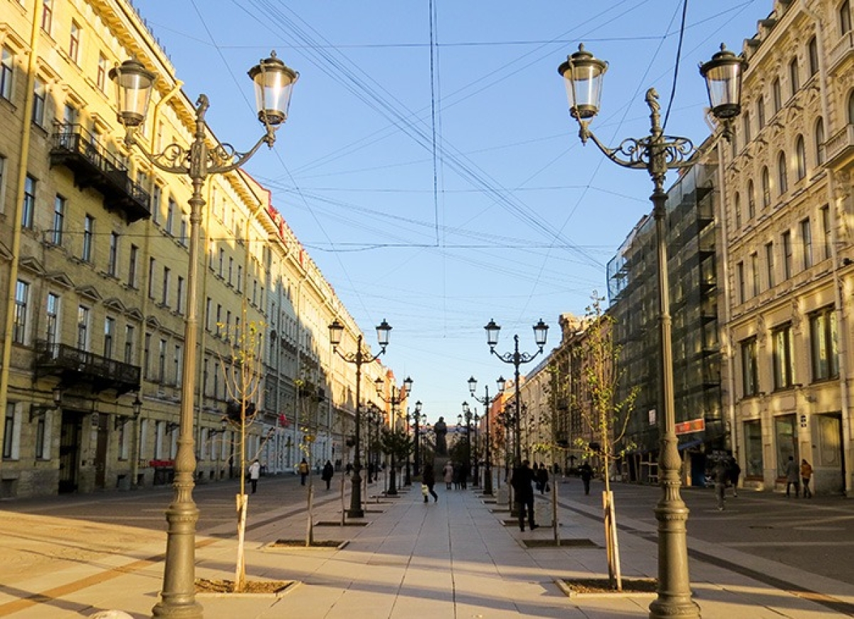 Uma das lindas ruas de São Petersburgo - Foto: Existe Um Lugar no Mundo