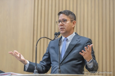 "Nenhuma obra do prefeito Edvaldo Nogueira é entregue no prazo, essa é a marca da gestão dele", denuncia Ricardo Marques - Foto: Assessoria Ricardo Marques