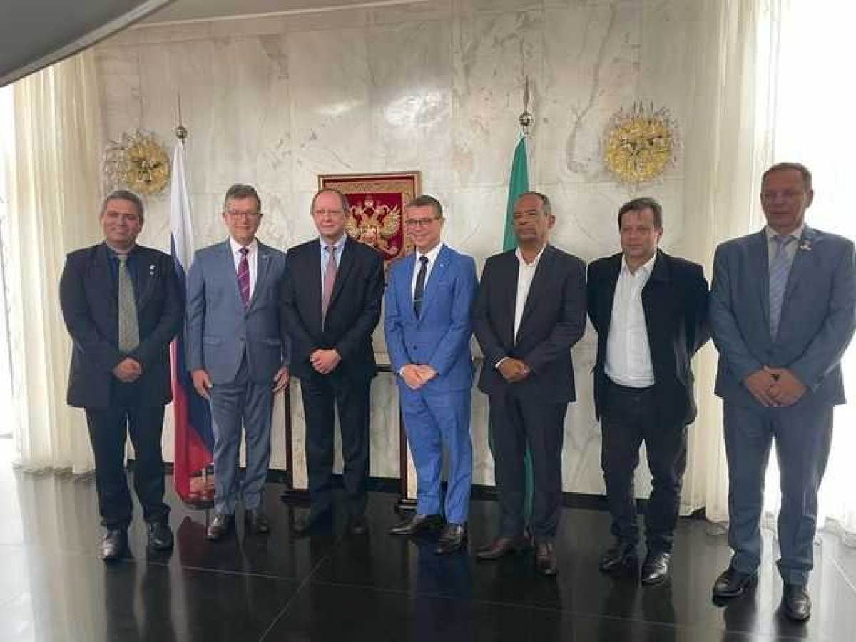 Fábio Mitidieri e Laércio Oliveira discutem parcerias comerciais em embaixada da Rússia  - Foto: Assessoria Laércio Oliveira