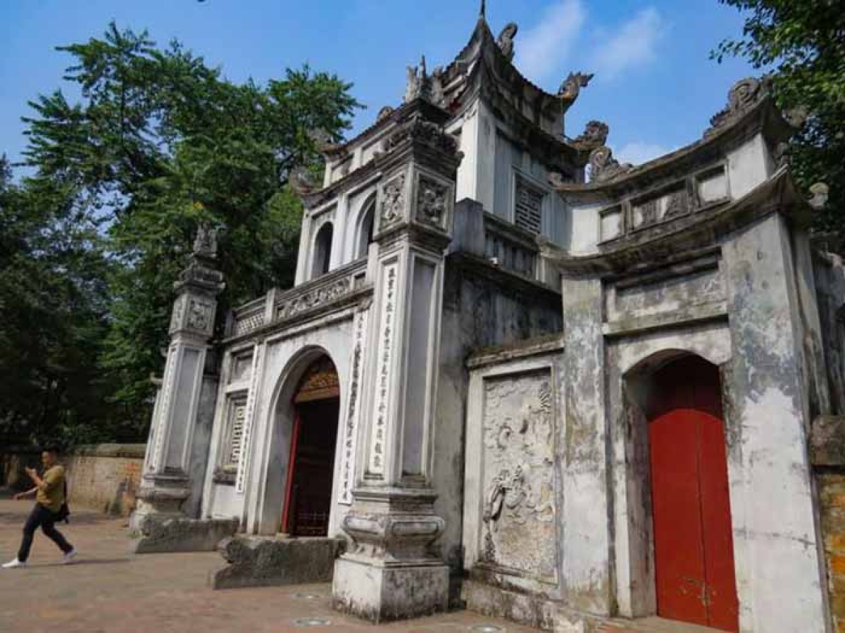 A arquitetura típica é um convite a entrar e visitar o Templo da Literatura - Foto: Existe Um Lugar no Mundo