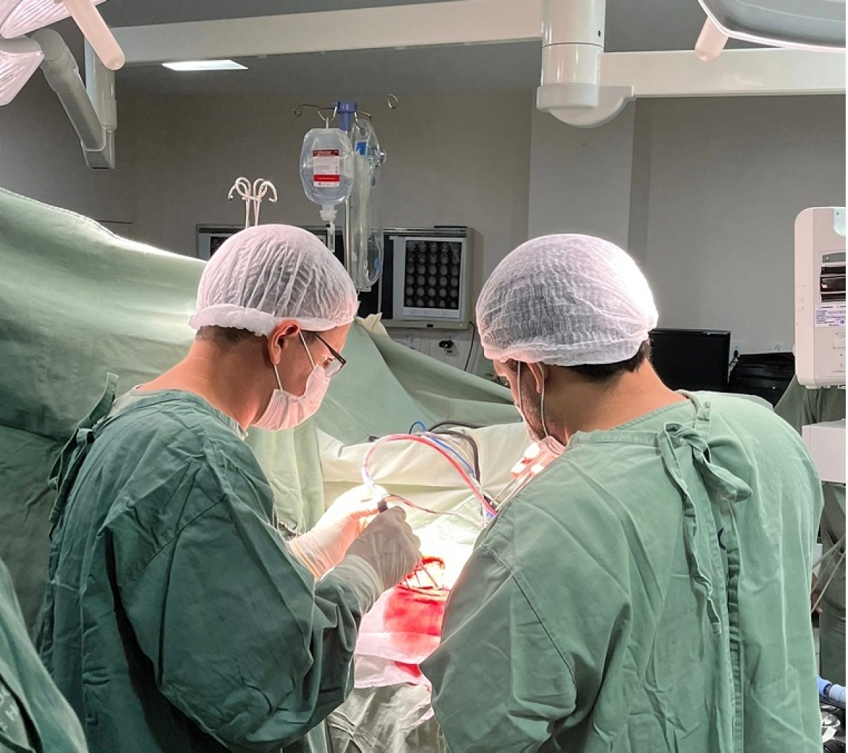 Hospital de Cirurgia realiza neurocirurgia com paciente acordado com auxílio inédito em Sergipe de equipe multidisciplinar - Foto: Hospital de Cirurgia