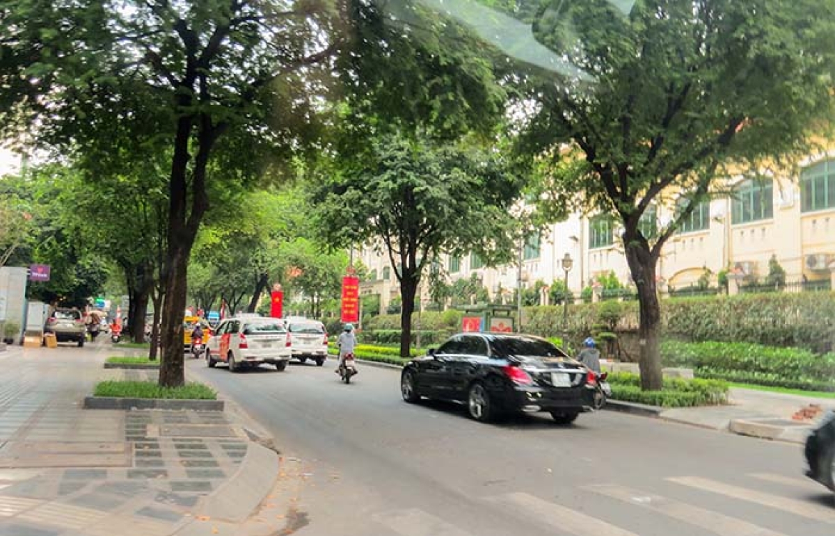 As ruas de Ho Chi Minh são muito arborizadas - Foto: Existe Um Lugar no Mundo