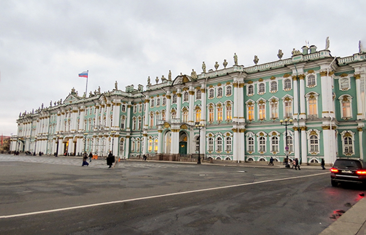 O Museu Hermitage fica na Praça do Palácio, coração de São Petersburgo - Foto: Existe Um Lugar no Mundo