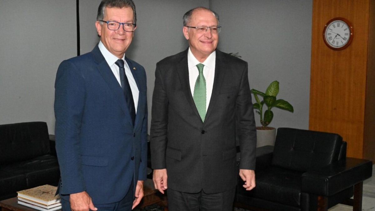 Laércio Oliveira debate pauta de desenvolvimento do Brasil e Sergipe com o presidente em exercício Alckmin - Foto: Site Laércio Oliveira