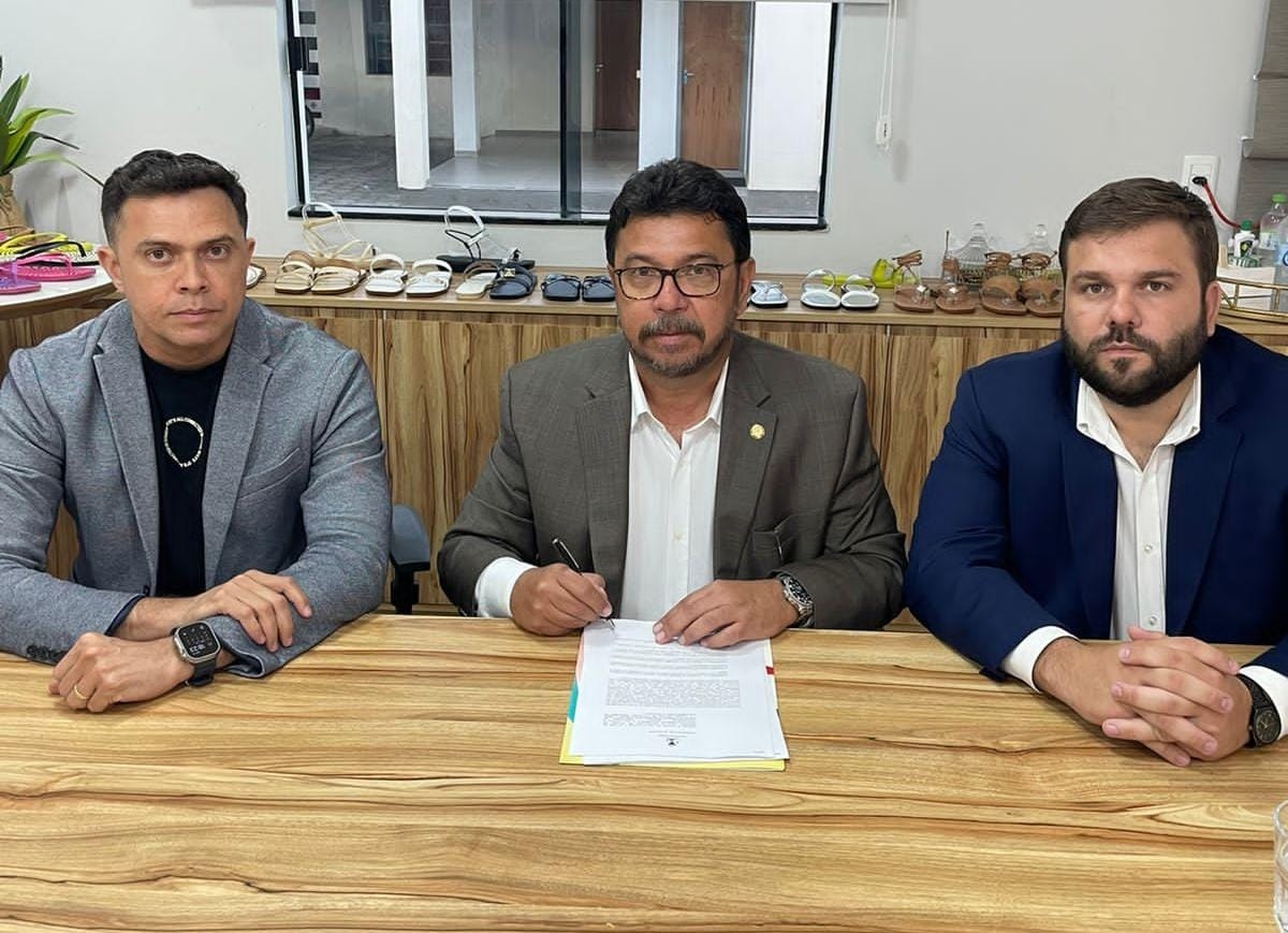 Gestores de Sergipe assinaram protocolo de intenções com empresários catarinenses para instalação de unidade calçadista no estado - Foto: Ascom Sedetec/SE