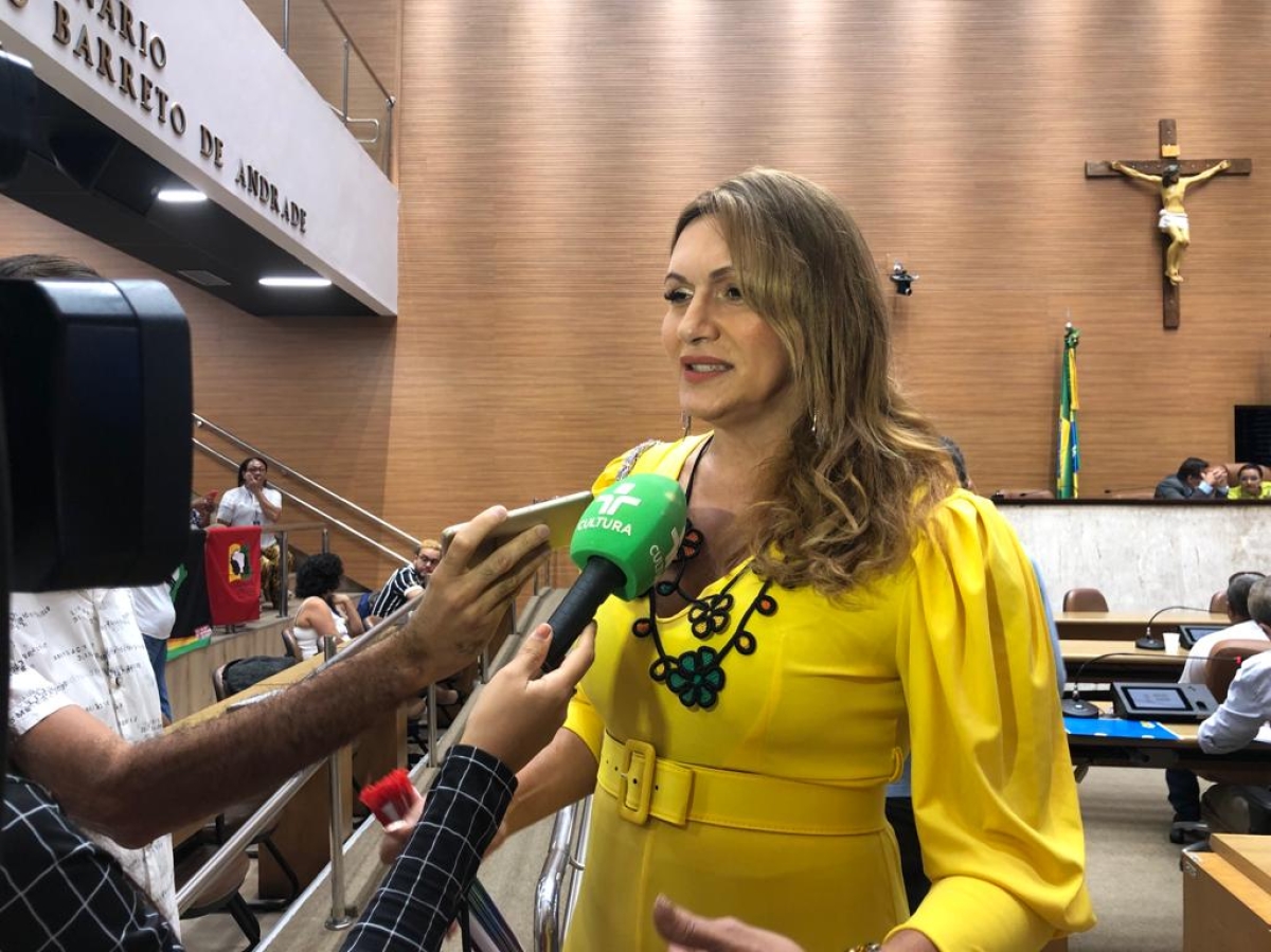 Linda Brasil diz que indefinições sobre o Forró Caju, informadas pelo prefeito, atestam falta de capacidade na gestão da cultura - Foto: Assessoria Linda Brasil