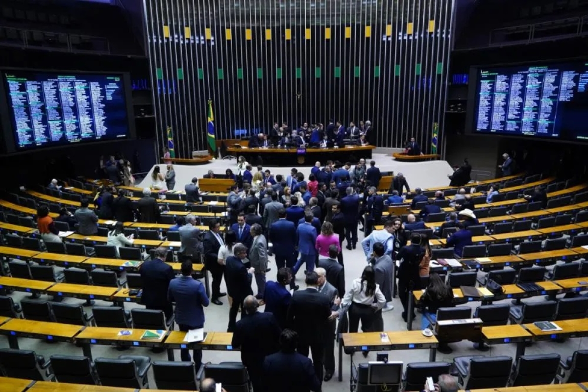 Sessão da Câmara que aprovou a medida provisória que fragiliza combate ao desmatamento na Mata Atlântica - Foto: Pablo Valadares | Câmara dos Deputados