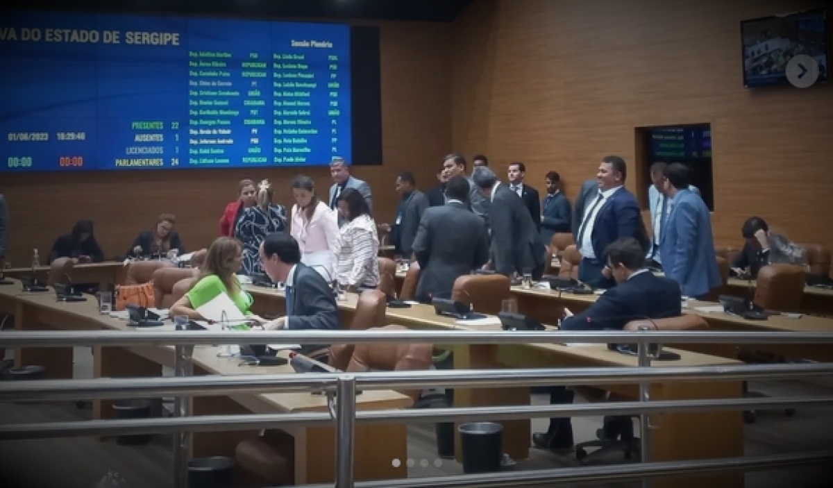 Deputados aprovam aumento na contribuição ao Ipesaúde e redução salarial dos servidores do Estado - Foto: Sindisan/SE