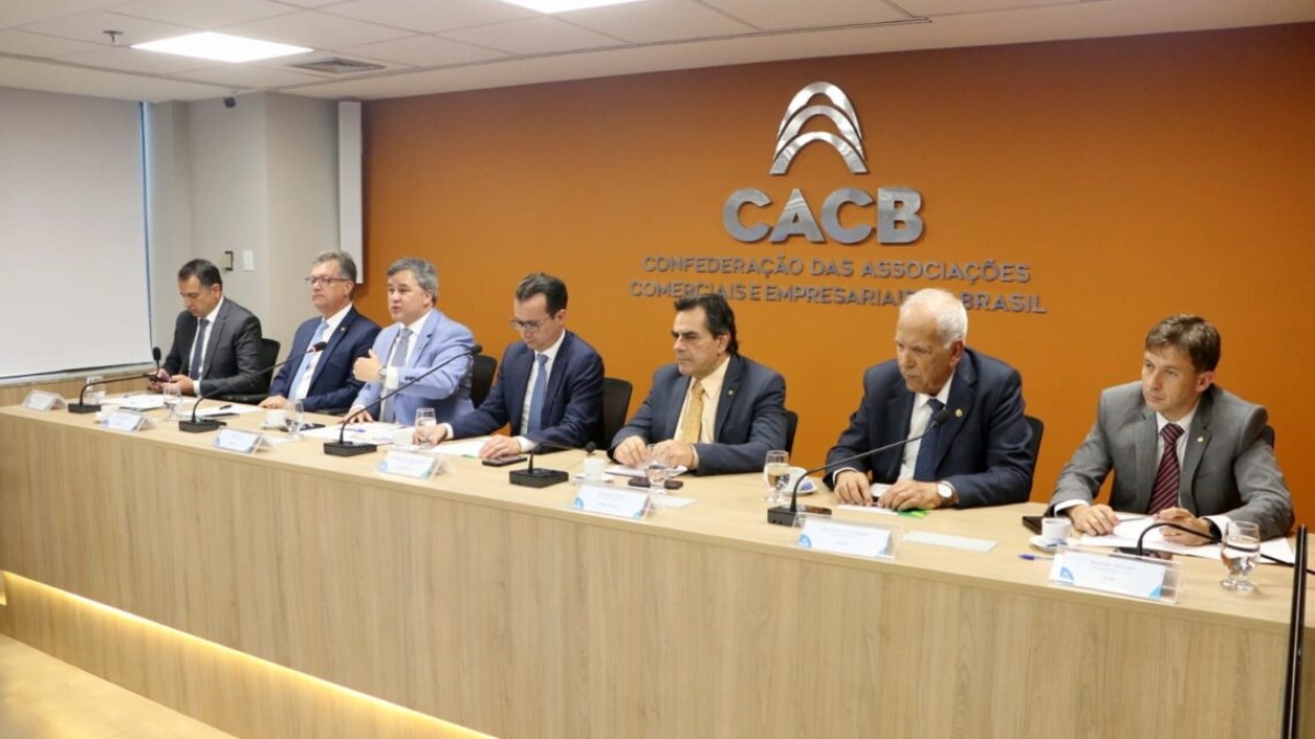 Laércio Oliveira defende menos impostos da folha para garantir a geração de empregos - Foto: L. Barbosa Laércio Oliveira defende menos impostos da folha para garantir a geração de empregos - Foto: L. Barbosa