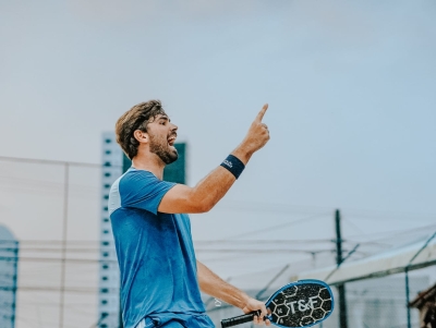 Luiz Loeser, atleta e instrutor de Beach Tennis - Foto: Obará Comunicação Integrada