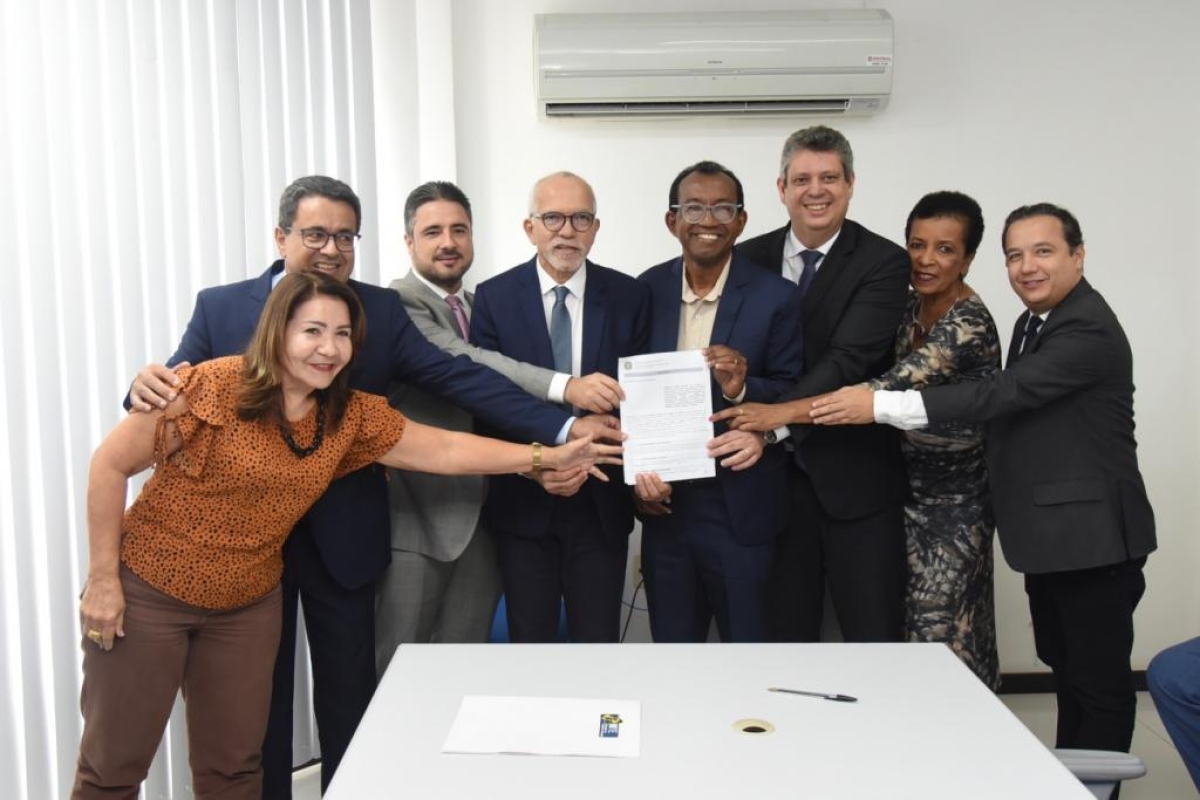 Prefeitura e Superintendência Regional do Trabalho renovam convênio para manutenção da Fundat no Centro - Foto: Arthur DAvila | Prefeitura de Aracaju
Prefeitura e Superintendência Regional do Trabalho renovam convênio para manutenção da Fundat no Centro - Foto: Arthur DAvila | Prefeitura de Aracaju