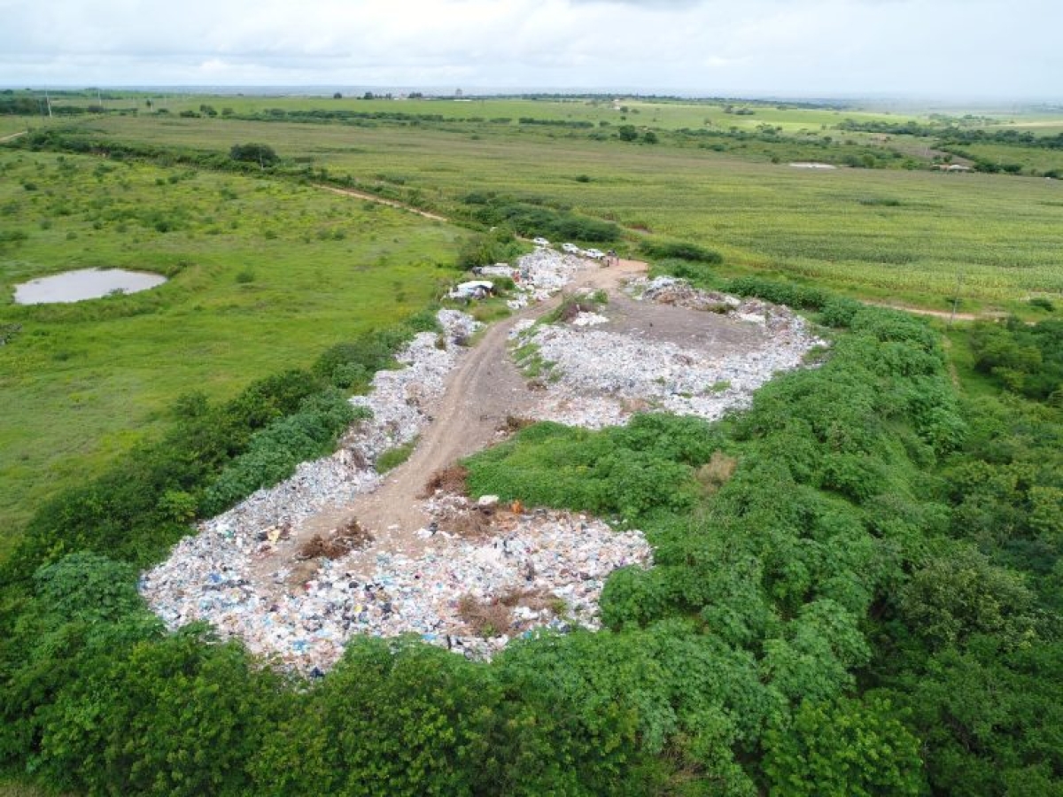 FPI/SE flagra descarte irregular e interdita lixão de Graccho Cardoso - Foto: FPI/SE | MPSE