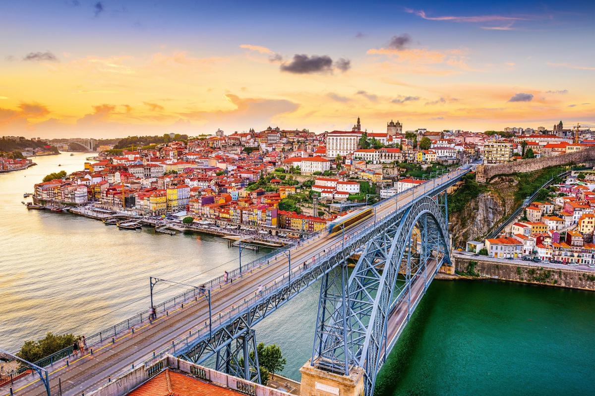 A vista da Ponte D. Luiz I é o principal cartão posta da cidade - Foto: Carla Passos | Passos Pelo Mundo | F5 News