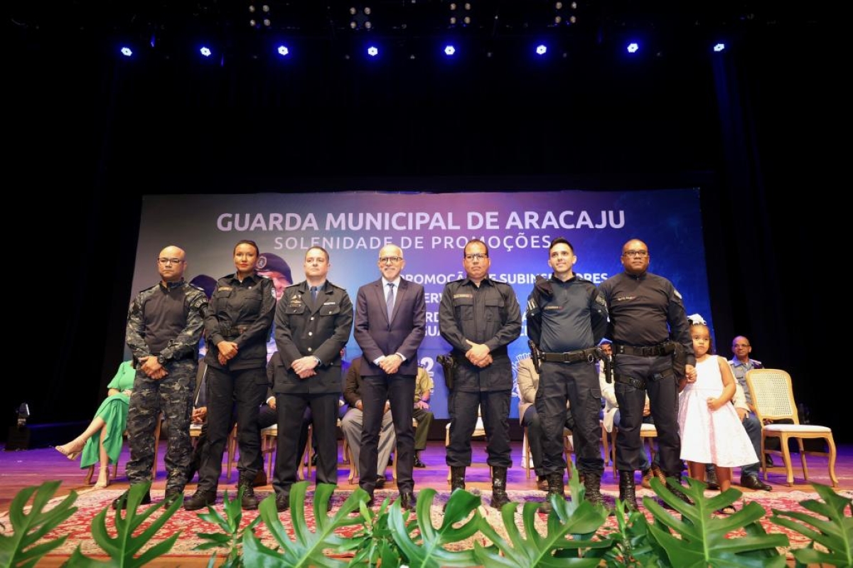 Prefeito de Aracaju promove 295 guardas municipais: simboliza o nosso reconhecimento - Foto: Arthur DAvila | Prefeitura de Aracaju Prefeito de Aracaju promove 295 guardas municipais: simboliza o nosso reconhecimento - Foto: Arthur DAvila | Prefeitura de Aracaju