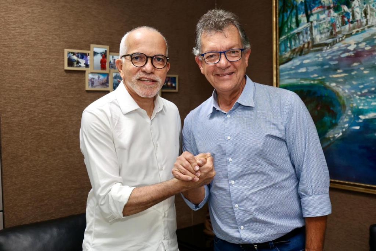 Prefeito Edvaldo Nogueira se reúne com Laércio Oliveira, relator no Senado do financiamento com o Brics - Foto: Arthur DAvila | Prefeitura de Aracaju Prefeito Edvaldo Nogueira se reúne com Laércio Oliveira, relator no Senado do financiamento com o Brics - Foto: Arthur DAvila | Prefeitura de Aracaju