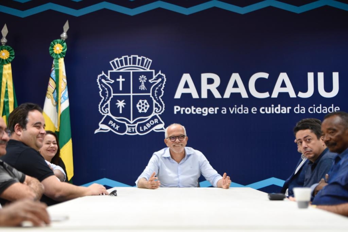 Prefeito Edvaldo Nogueira reúne vereadores e anuncia início da liberação das emendas impositivas individuais - Foto: Ana Lícia Menezes | Prefeitura de Aracaju Prefeito Edvaldo Nogueira reúne vereadores e anuncia início da liberação das emendas impositivas individuais - Foto: Ana Lícia Menezes | Prefeitura de Aracaju