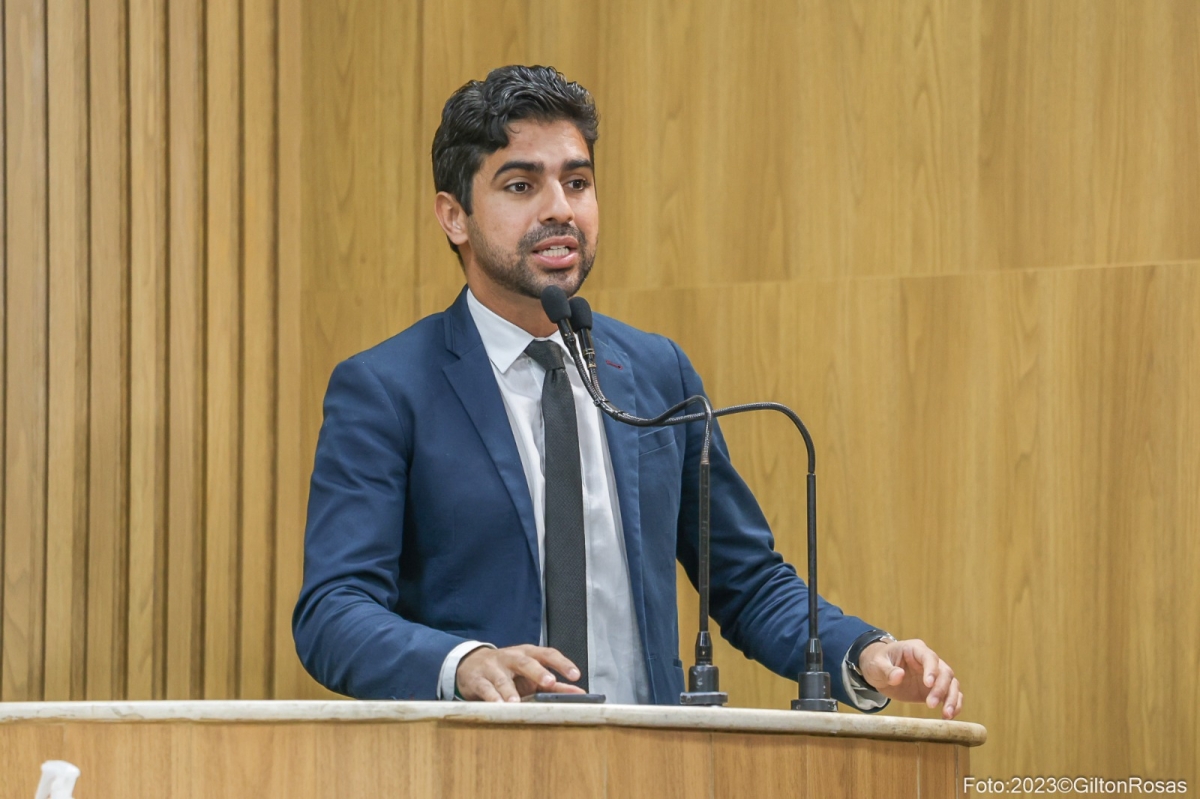 "Estão tentando mexer com a inocência e a mente de nossas crianças", adverte Pastor Diego - Foto: Gilton Andrade | Câmara de Aracaju "Estão tentando mexer com a inocência e a mente de nossas crianças", adverte Pastor Diego - Foto: Gilton Andrade | Câmara de Aracaju