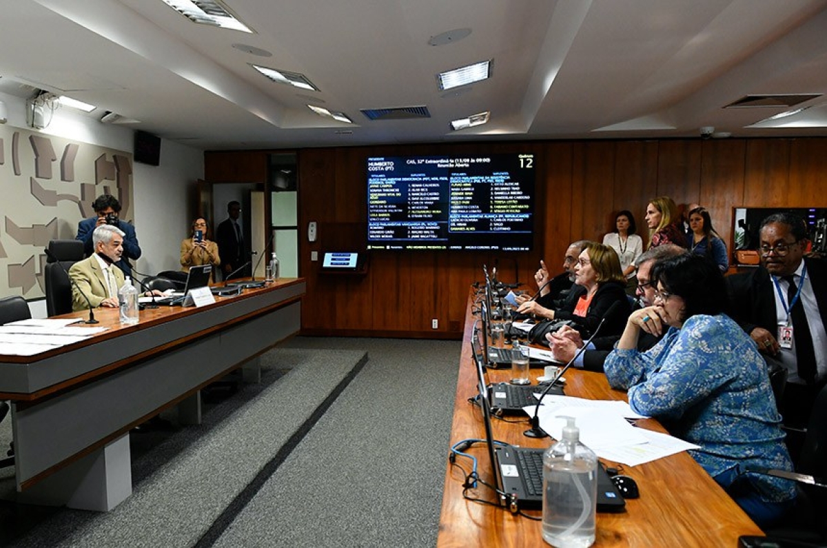 Senadores integrantes da Comissão de Assuntos Sociais na reunião deliberativa desta quarta - Foto: Roque de Sá | Agência Senado